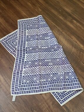 Vintage Vera Navy and White Patterned Square Scarf 22"
